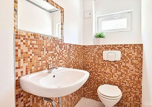 WC - UG