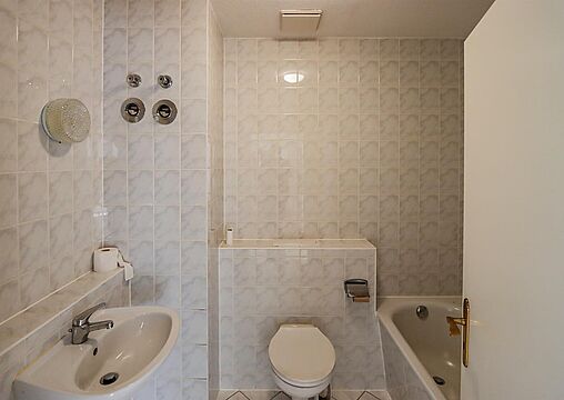 Bad mit Badewanne Bad mit Badewanne