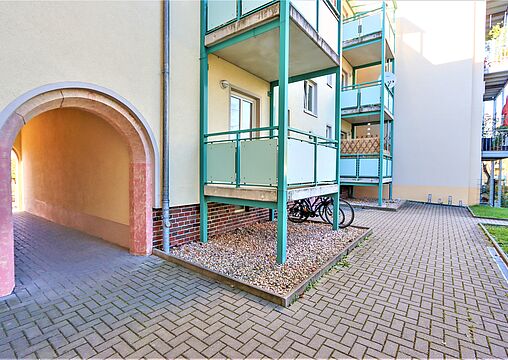 Hinterhof mit Balkonen Hinterhof mit Balkonen