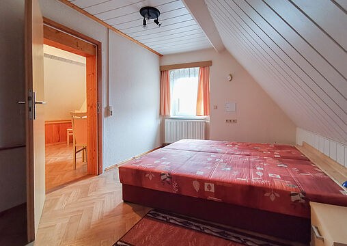 Schlafzimmer DG