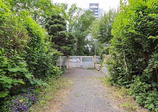PKW-Einfahrt PKW-Einfahrt