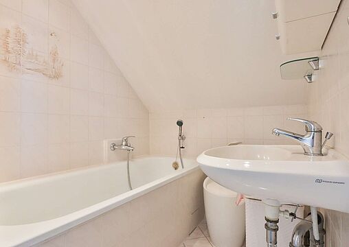 Badezimmer - DG Badezimmer - DG