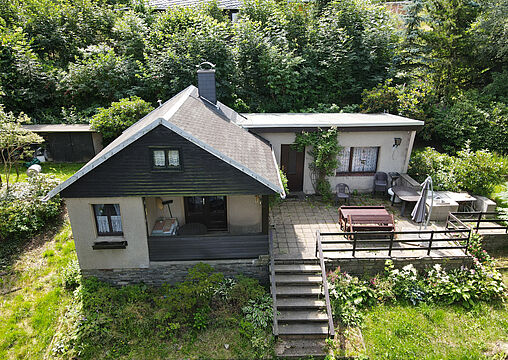 massives Gartenhaus mit Terrasse massives Gartenhaus mit Terrasse