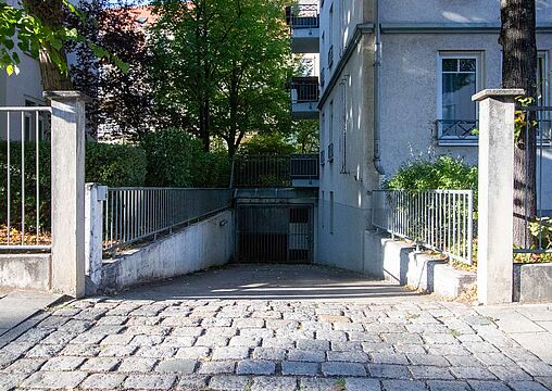 Tiefgaragenzufahrt