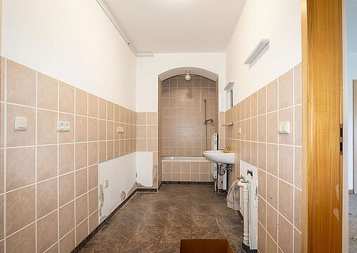 Badezimmer - Kellergeschoss Badezimmer - Kellergeschoss
